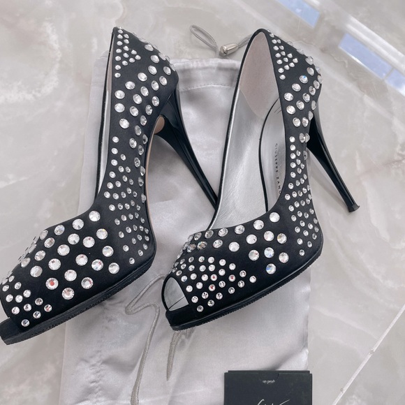 Giuseppe Zanotti crystal bling stilettos black shoes 37.5